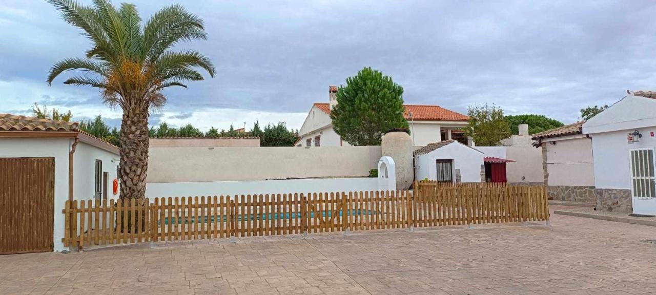 Villa Las Tres Hermanas Albarreal De Tajo By Toledo Ap エクステリア 写真